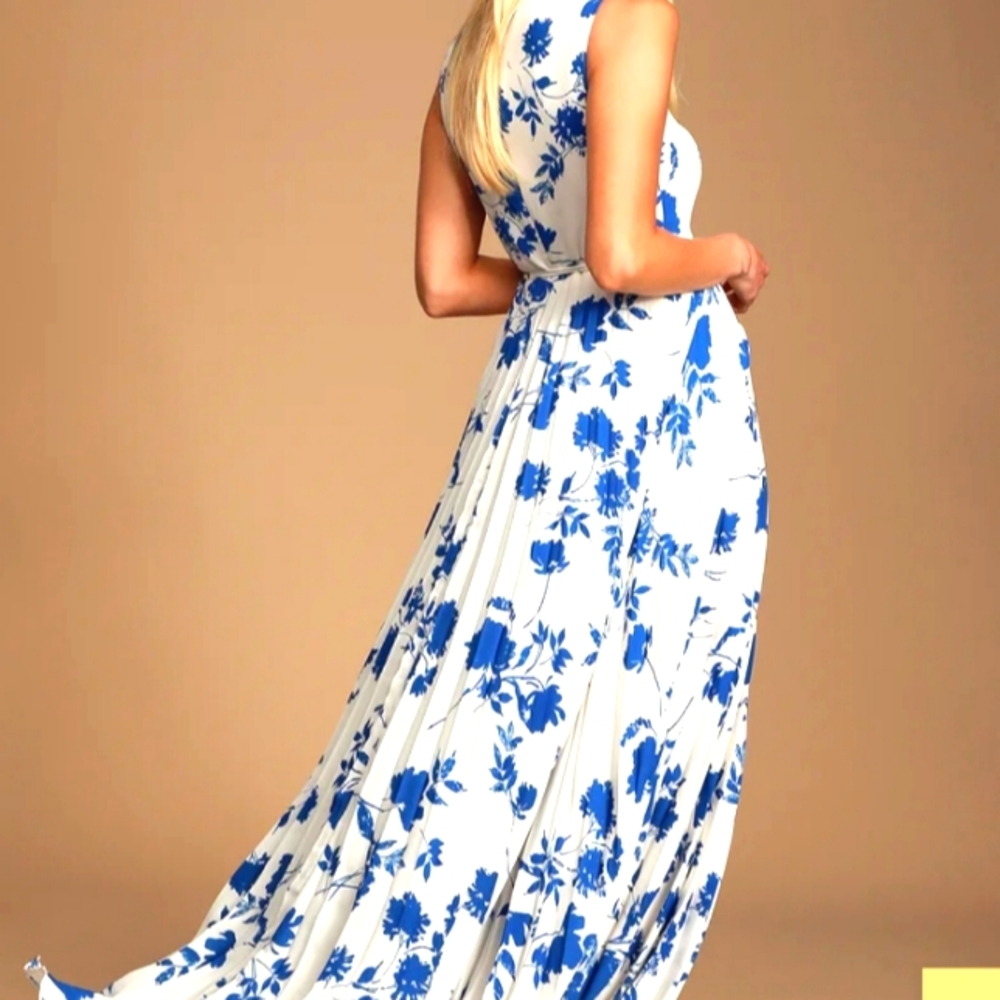 New! Lulu's size Medium floral Maxi